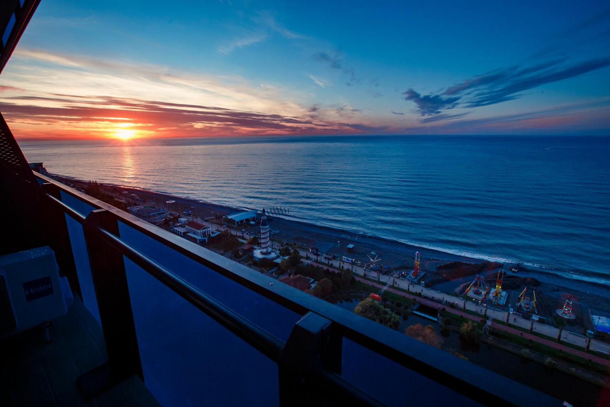 Panorama Orbi Beach Resort Center Suite 巴统 外观 照片